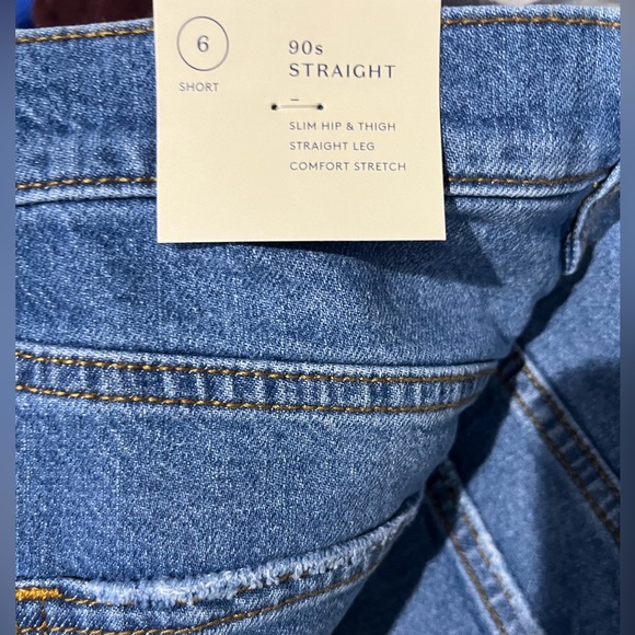 NWT High-Rise 90's Distressed Straight Jeans -Medium Wash 6 Short - Picture 4 of 6